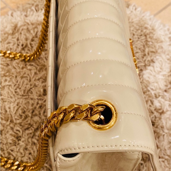 SAINT LAURENT LARGE PATENT VICKY BAG PATENT LEATHER GOLD MONOGRAM AND CHAIN. - Picture 7 of 8